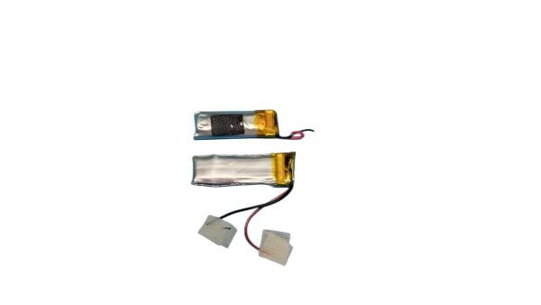 close-up of Axil Ghost Stryke GS Extreme 2.0 battery with wire leads