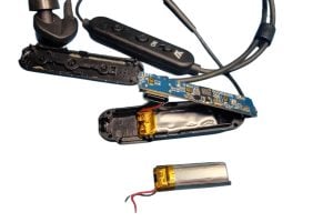 how to replace battery in Axil Ghost Stryke Bluetooth earbuds